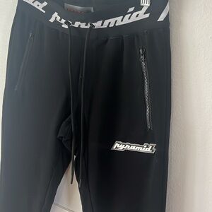 Black pyramid leggings